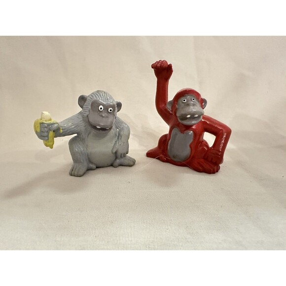 LOT OF 2 VTG 1990'S JASMAN ANIMAL FIGURES - 1 MONKY with BANANA & GORILLA - Picture 1 of 9